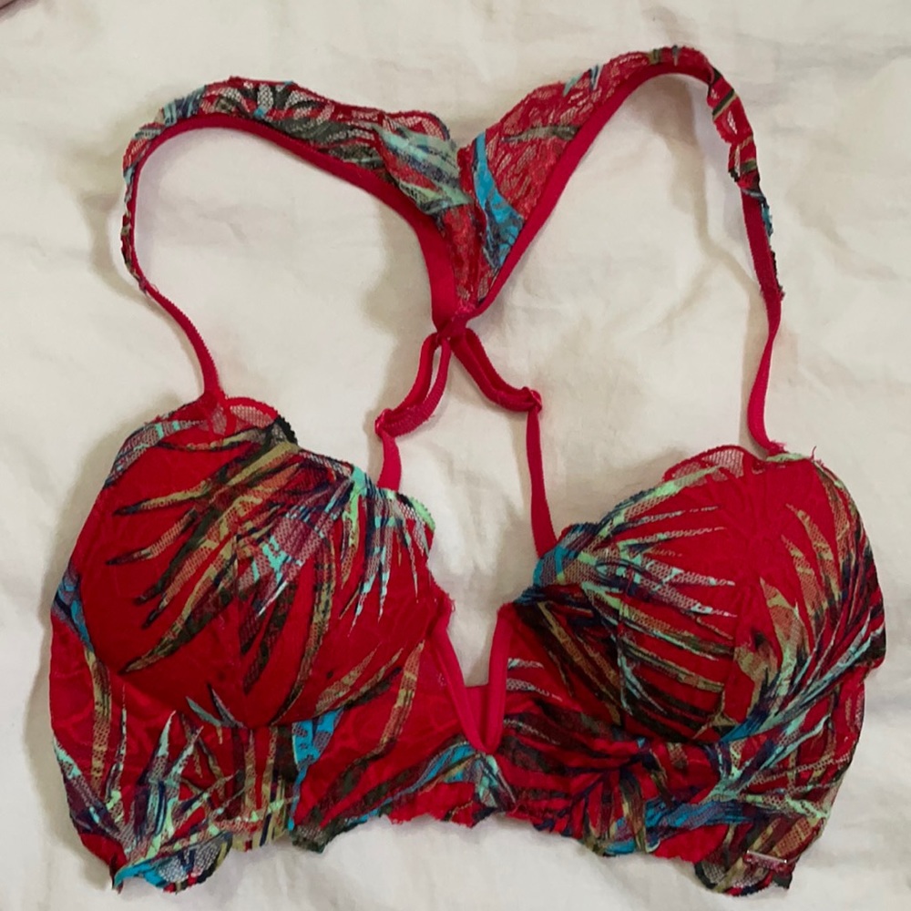 PINK Deep-V Date Night Bra Small